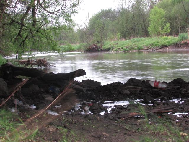 Pollution is common on the DuPage River, giving Club Green a good opportunity to help the environment locally. 