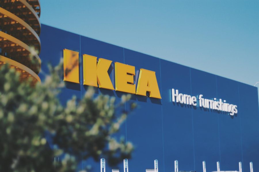 Watch as vloggers Analucia and Kalia shop at IKEA this fall.