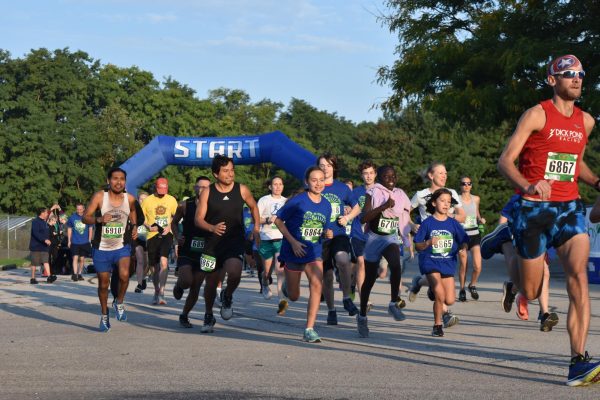 The 5K started at 7:30 in the morning to the sound of West Chicago mayor Ruben Pinedas air horn.