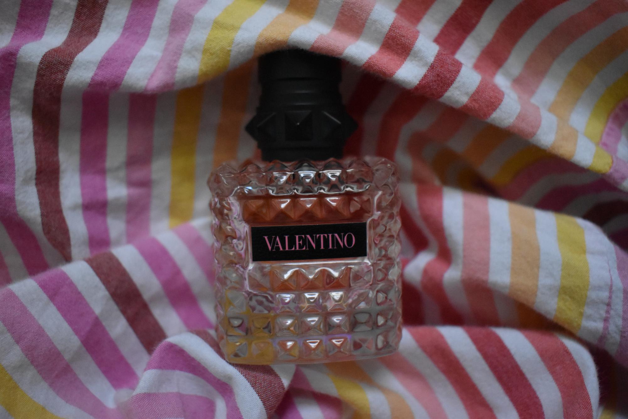 The well-known Valentino logo laid across the packaging draws shoppers into a well-loved scent, creating a powerful combination of bliss and beauty. The color scheme varies between versions, offering a unique decision for all users.
