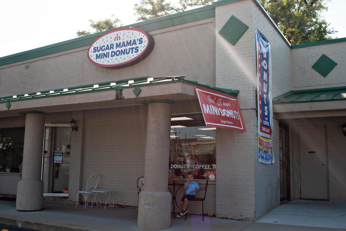 Exterior of Sugar Mama's Mini Donuts in Winfield, IL.